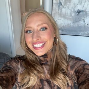 Meet your Posher, Leah